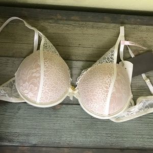 Daisy Fuentes Intimates & Sleepwear - Daisy Fuentes Boho Lace Mixing Bra 34C Daisy Fuentes Intimates & Sleepwear - Daisy Fuentes Boho Lace Mixing Bra 34C